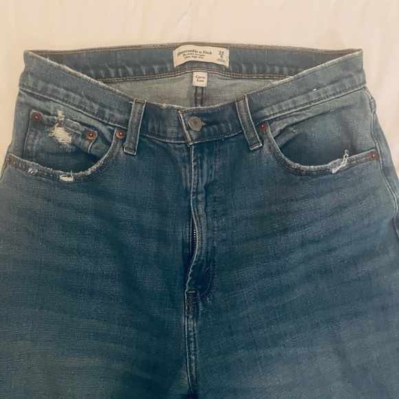 Abercrombie & Fitch Curve Love Ultra High Rise Ankle Straight Jeans - Picture 3 of 4